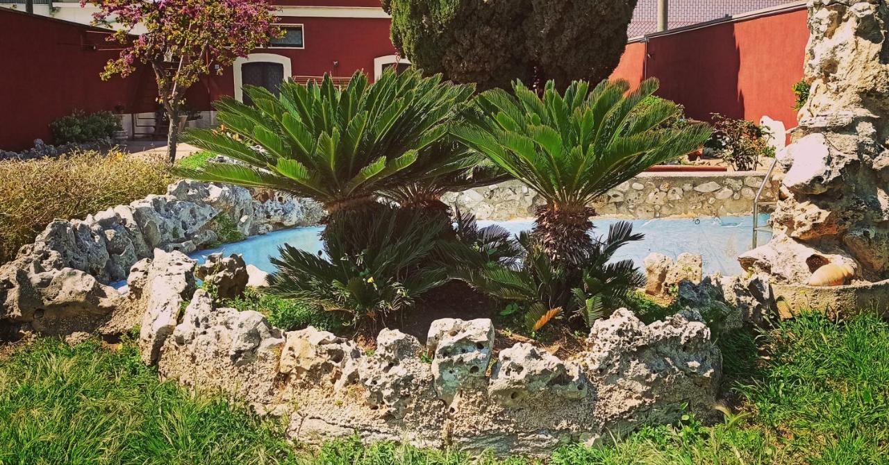 Simpson - Aeroporto Di Bari - Affittacamere Bagian luar foto
